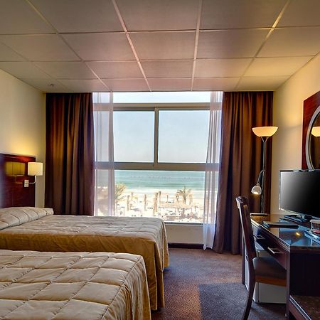 Ajman Beach Hotel Esterno foto