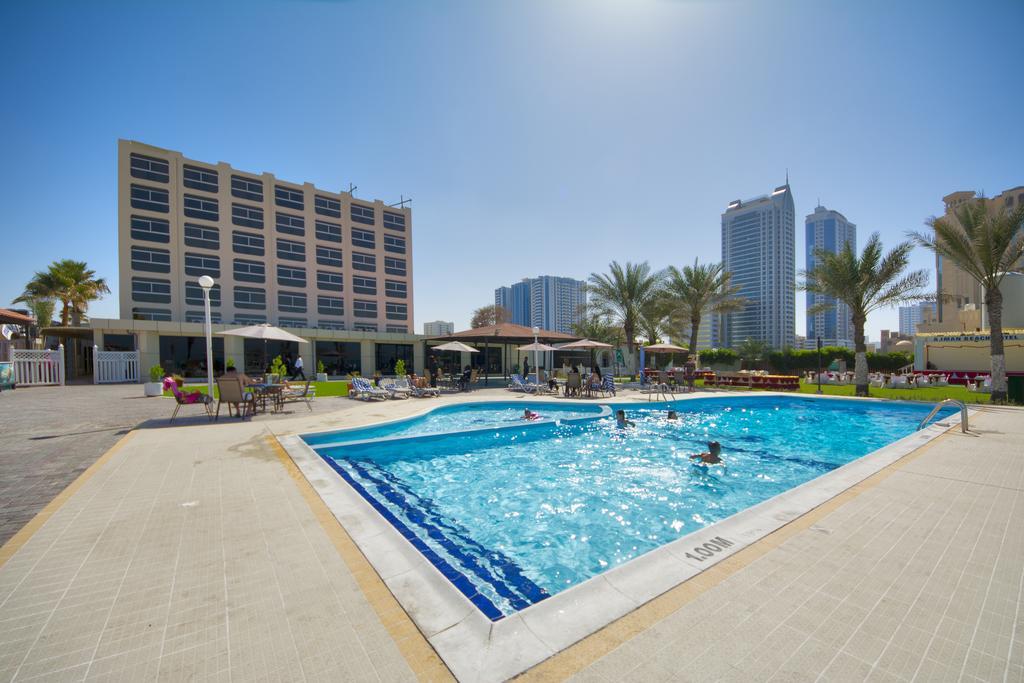 Ajman Beach Hotel Esterno foto